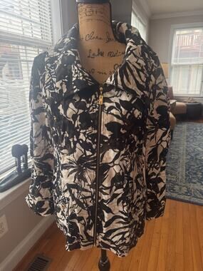 ST. John black and white floral jacket 10 (co300